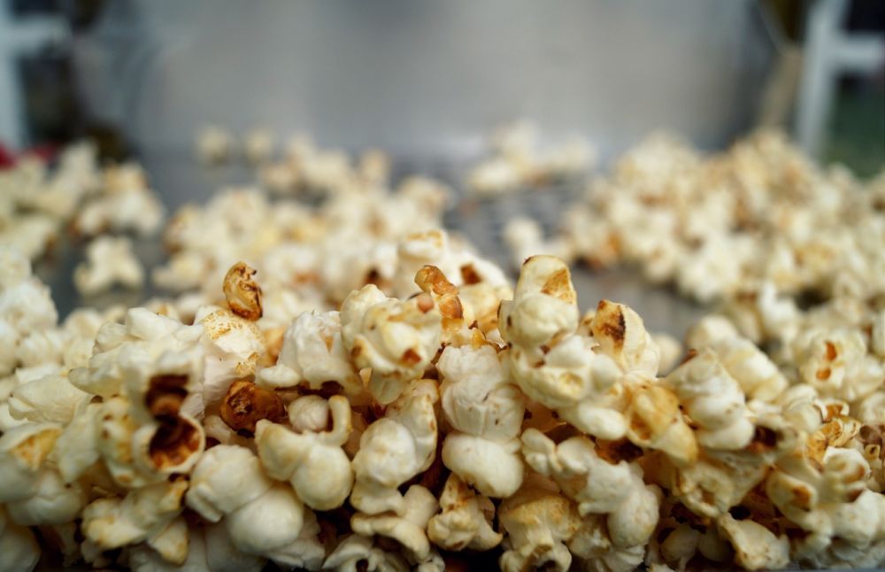 Gør events mere festlige med en lejet popcornmaskine