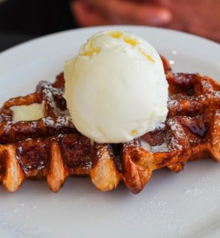 Brunch er en populær madoplevelse, der hurtigt er blevet en favorit blandt mange mennesker